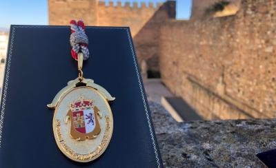 ACTO DE ENTREGA DE LA MEDALLA DE CÁCERES