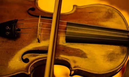 TRIBUTO A QUEEN, <small>CANDLELIGHT</small>