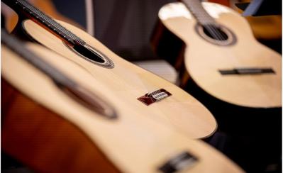 LET'S PLAY CLASSICAL GUITAR TOGETHER (GUITARS)